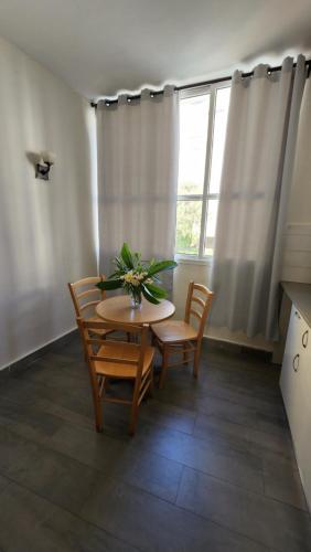 Facilities, David Hameleh House in Netanya Facilities, David Hameleh House in Netanya