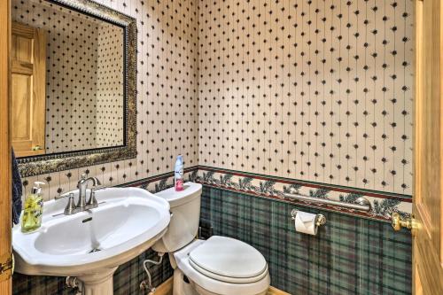 Bathroom, Family Retreat on 50-Acre Working Horse Farm! in Micanopy (FL) Bathroom, Family Retreat on 50-Acre Working Horse Farm! in Micanopy (FL)