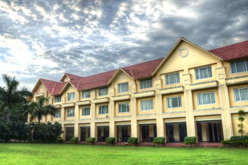 Exterior view, Country Roads Resort in Hawrah Exterior view, Country Roads Resort in Hawrah