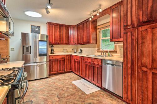 Charming Mills River Home with Porch and Yard! in Mills River (NC) Charming Mills River Home with Porch and Yard! in Mills River (NC)