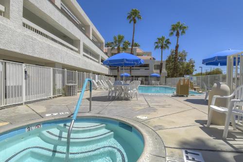Bejárat, Motel 6 Palm Springs, CA - Downtown in Palm Springs South Bejárat, Motel 6 Palm Springs, CA - Downtown in Palm Springs South