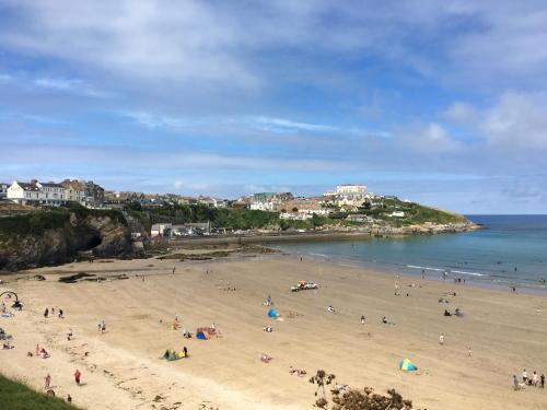 شاطئ, Contemporary Caravan at Newquay Holiday Park in Trebarber شاطئ, Contemporary Caravan at Newquay Holiday Park in Trebarber