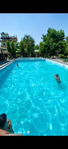 Kolam renang, Nature Safari Camp in Sauraha Kolam renang, Nature Safari Camp in Sauraha