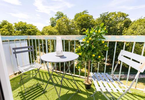 Balcony/terrace, APPART PREMIUM DU LYS Balcon amenage Parking gratuit in Dammarie-les-Lys Balcony/terrace, APPART PREMIUM DU LYS Balcon amenage Parking gratuit in Dammarie-les-Lys