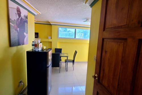 Delightful 2 bed room penthouse in Petionville Delightful 2 bed room penthouse in Petionville