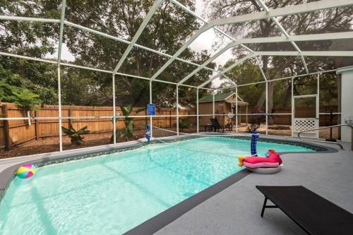 Swimming pool, "Shore Fun, Bare Feet Retreat" in Spring Hill (FL) Swimming pool, "Shore Fun, Bare Feet Retreat" in Spring Hill (FL)