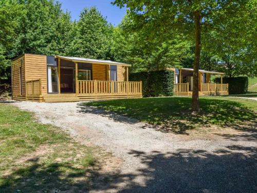 tuin, Cottage on the edge of the fishing pond in Saint Medard D'Excideuil tuin, Cottage on the edge of the fishing pond in Saint Medard D'Excideuil