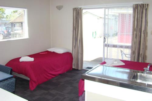 Colonial Cottage Motel in Masterton Colonial Cottage Motel in Masterton