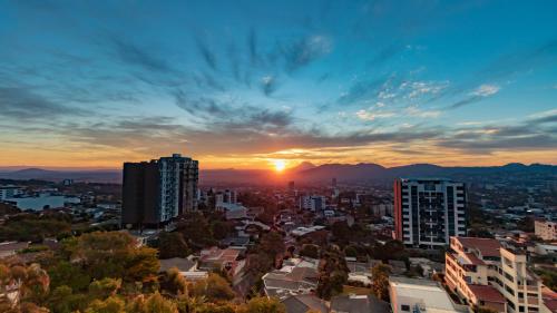IL VENTO VACATION RENTALS in San Salvador IL VENTO VACATION RENTALS in San Salvador