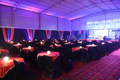 Banquet hall, Sonnesta Grand Hotel & Resort in Chainpur Banquet hall, Sonnesta Grand Hotel & Resort in Chainpur