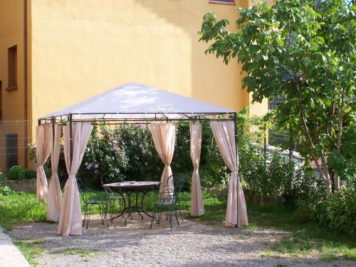 This photo about Apartamentos Casa Esperanza shared on HyHotel.com