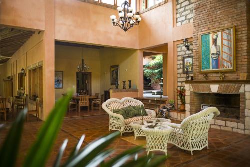 Shared lounge/TV area, La Villa de Soledad in La Ceiba Shared lounge/TV area, La Villa de Soledad in La Ceiba
