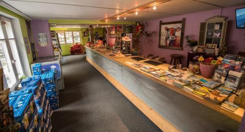 Vestíbulo, Schutzenbach Backpackers For Adults 18-34 years only in Lauterbrunnen Vestíbulo, Schutzenbach Backpackers For Adults 18-34 years only in Lauterbrunnen