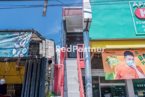 Penginapan Rio Anakku Syariah Banjaran Mitra RedDoorz in Citeureup Penginapan Rio Anakku Syariah Banjaran Mitra RedDoorz in Citeureup