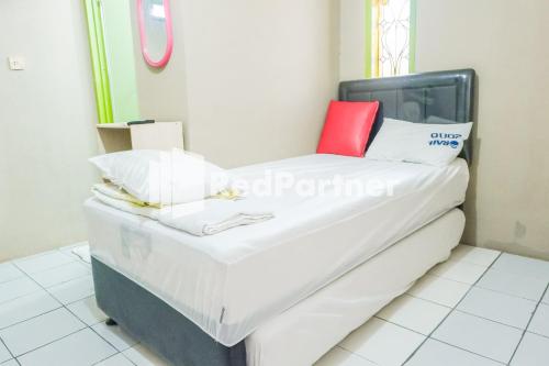 Penginapan Rio Anakku Syariah Banjaran Mitra RedDoorz in Citeureup Penginapan Rio Anakku Syariah Banjaran Mitra RedDoorz in Citeureup