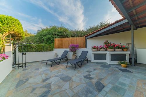 Garden, Villa Areti - Traditional Cozy Villa in Fres Garden, Villa Areti - Traditional Cozy Villa in Fres