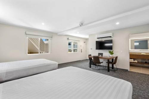 Good Nite Inn Calabasas in Canoga Park Good Nite Inn Calabasas in Canoga Park