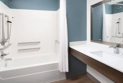 WoodSpring Suites Littleton-South Denver in Littleton (CO) WoodSpring Suites Littleton-South Denver in Littleton (CO)