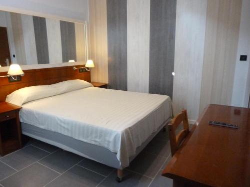 This photo about Hotel Paname Clichy shared on HyHotel.com