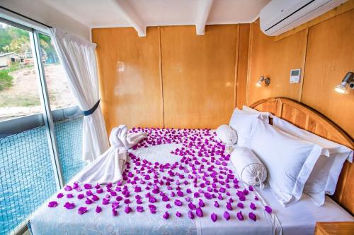 Shayamanzi Houseboats in โยซินี Shayamanzi Houseboats in โยซินี