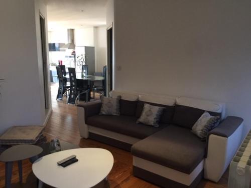 MONTALIEU SEJOUR Appartement les orchidées, 4 pers (MONTALIEU SEJOUR Appartement les orchidees, 4 pers) in Montalieu-Vercieu MONTALIEU SEJOUR Appartement les orchidées, 4 pers (MONTALIEU SEJOUR Appartement les orchidees, 4 pers) in Montalieu-Vercieu