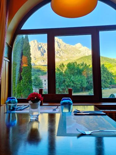 Hotel Cumbres de Valdeón (Hotel Cumbres de Valdeon) in Посада де Вальдерон Hotel Cumbres de Valdeón (Hotel Cumbres de Valdeon) in Посада де Вальдерон