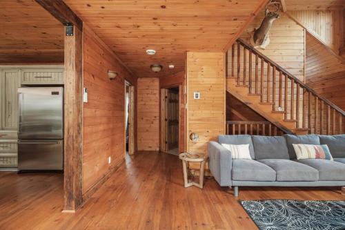 Chalet Bonheur -Rustique- Pet friendly in Nominingue (QC) Chalet Bonheur -Rustique- Pet friendly in Nominingue (QC)