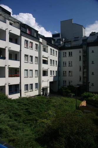 oompH Warsaw Central 3-bedroom Flat