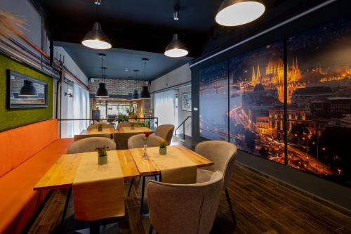 Ресторан, Garda Hotel in Сомбатхей Ресторан, Garda Hotel in Сомбатхей