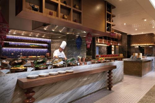 Alimentos e Bebidas, DoubleTree by Hilton Shah Alam i-City in Shah Alam Alimentos e Bebidas, DoubleTree by Hilton Shah Alam i-City in Shah Alam