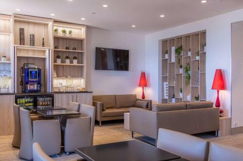 Lobi, Best Western Premier Hotel Prince de Galles in Menton Lobi, Best Western Premier Hotel Prince de Galles in Menton