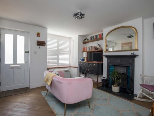 Facilities, Pass the Keys Character 3 Bed Cottage in Farnham, Free Parking in Farnham Facilities, Pass the Keys Character 3 Bed Cottage in Farnham, Free Parking in Farnham