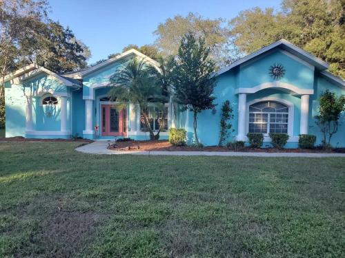 "Shore Fun, Bare Feet Retreat" in Spring Hill (FL) "Shore Fun, Bare Feet Retreat" in Spring Hill (FL)