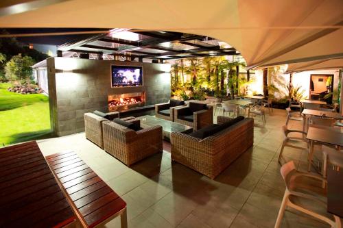 مطعم, فندق كومودور كرايست تشيرش إيربورت (Commodore Hotel Christchurch Airport) in مطار كرايست تشيرش مطعم, فندق كومودور كرايست تشيرش إيربورت (Commodore Hotel Christchurch Airport) in مطار كرايست تشيرش