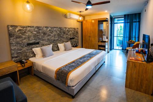 Maa Thundi in Gnaviyani Atoll Maa Thundi in Gnaviyani Atoll