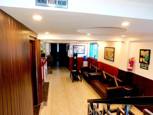 Hotel Crystal Palace in Sher Garhi Hotel Crystal Palace in Sher Garhi