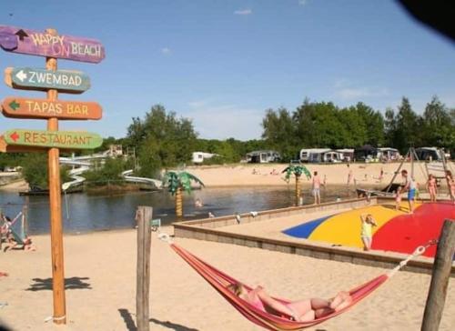 Lodge Nature &joy - Vrijstaand woonhuis in bos, met rust en vermaak in Rheezerveen Lodge Nature &joy - Vrijstaand woonhuis in bos, met rust en vermaak in Rheezerveen