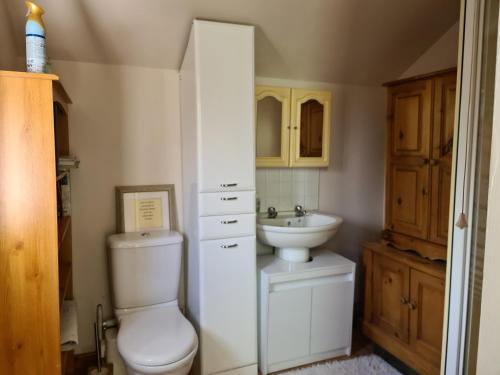Banyo, The Point, Cottage - suit couple or family 2, max 5 in Skelton Banyo, The Point, Cottage - suit couple or family 2, max 5 in Skelton
