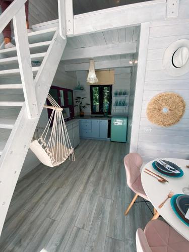 Konyha, Wiejskie Swawole-domki w lesie na wsi in Lochow Konyha, Wiejskie Swawole-domki w lesie na wsi in Lochow