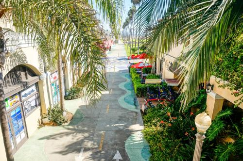 入口, Balboa Inn, On The Beach At Newport in 新港海灘 (CA) 入口, Balboa Inn, On The Beach At Newport in 新港海灘 (CA)