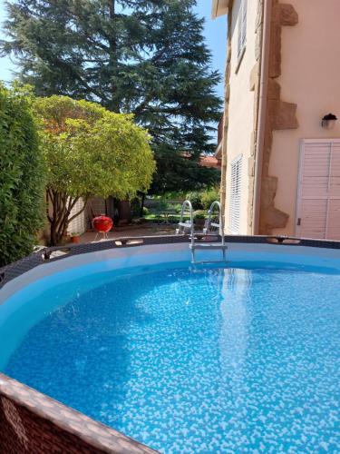 Casa sencera amb piscina privada in Torà Casa sencera amb piscina privada in Torà