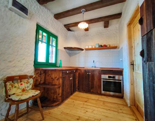 Konyha, La sat - Mândră Ioană (La sat - Mandra Ioana) in Salnic Prahova Konyha, La sat - Mândră Ioană (La sat - Mandra Ioana) in Salnic Prahova