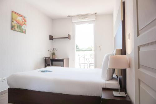 Zenitude Hotel-Residences Toulon Six Fours in Six Fours Les Plages Zenitude Hotel-Residences Toulon Six Fours in Six Fours Les Plages
