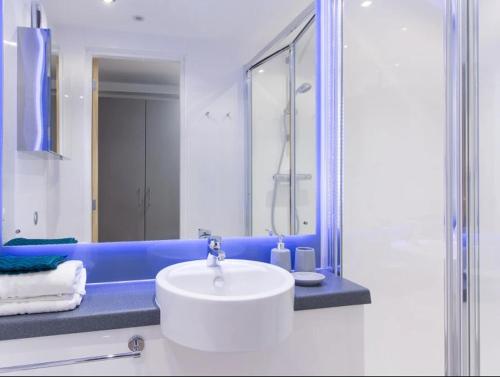 Bathroom, Charming Studios for Students Only, BATH - SK in Lower Weston Bathroom, Charming Studios for Students Only, BATH - SK in Lower Weston