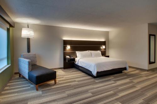 Holiday Inn Express Georgetown in Georgetown Holiday Inn Express Georgetown in Georgetown