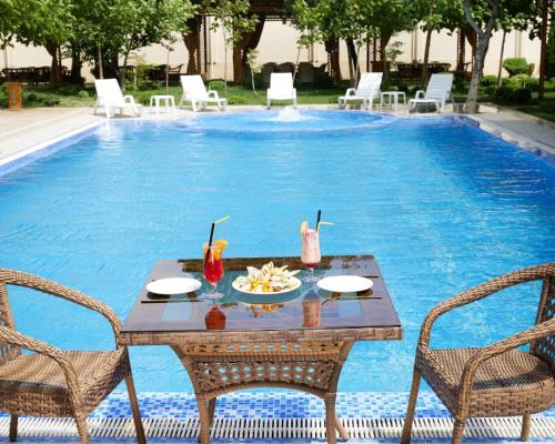 Swimming pool, Asmald Palace Hotel in Kokand Swimming pool, Asmald Palace Hotel in Kokand