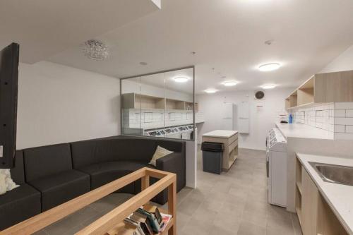 1 Bedroom Apartment @ Mason Square in Essendon 1 Bedroom Apartment @ Mason Square in Essendon
