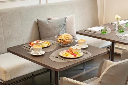 Food and beverages, HYPERION Hotel Salzburg in Salzburg Food and beverages, HYPERION Hotel Salzburg in Salzburg