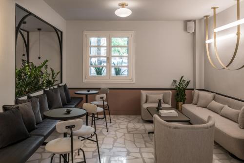 Bar/Lounge, 72 AD Suites in Thessaloniki Bar/Lounge, 72 AD Suites in Thessaloniki