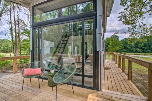 2 Mi to MSU Chic Tiny Home Retreat! in Starkville 2 Mi to MSU Chic Tiny Home Retreat! in Starkville